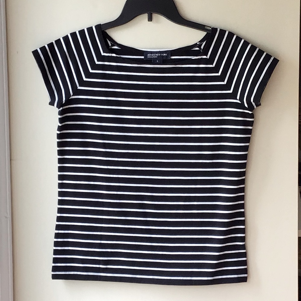 Jones New York top Large Black and White EUC